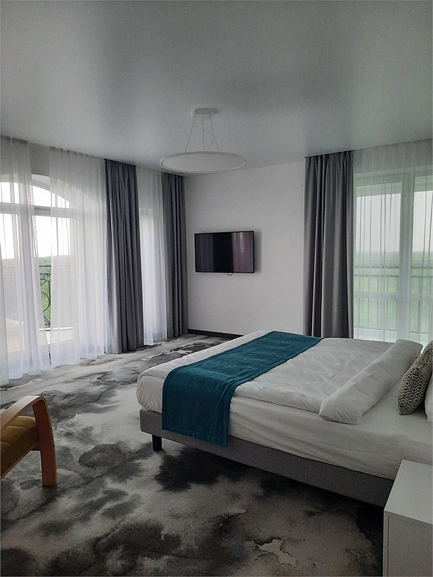 Апартаменты 2-местный 1-комнатный (с панорамным видом и балконом)