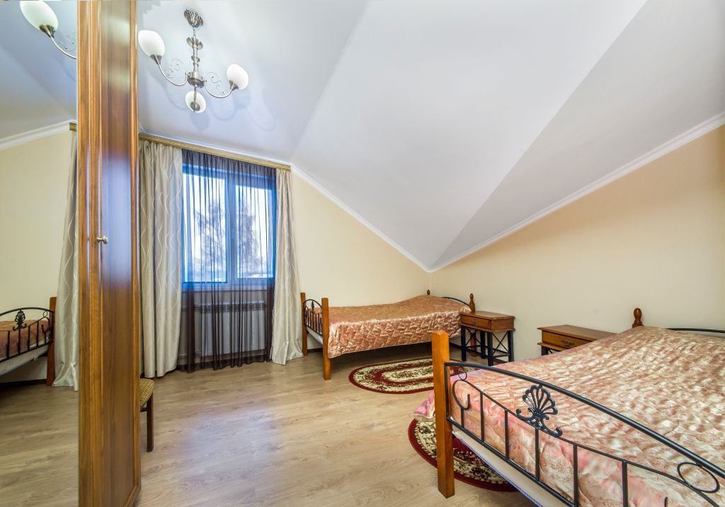 Гостевой домик 6-местный 3-комнатный 2-этажный