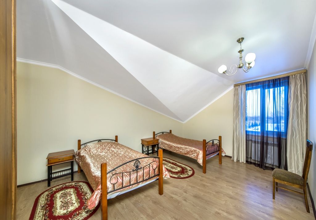 Гостевой домик 6-местный 3-комнатный 2-этажный