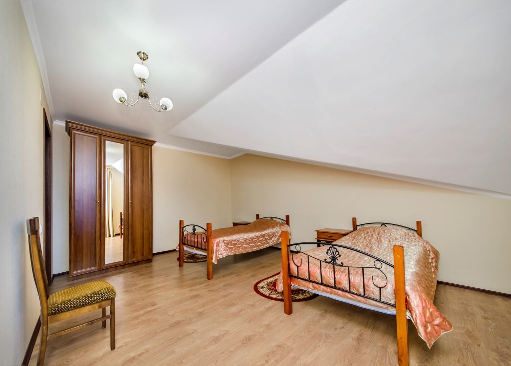 Гостевой домик 6-местный 3-комнатный 2-этажный