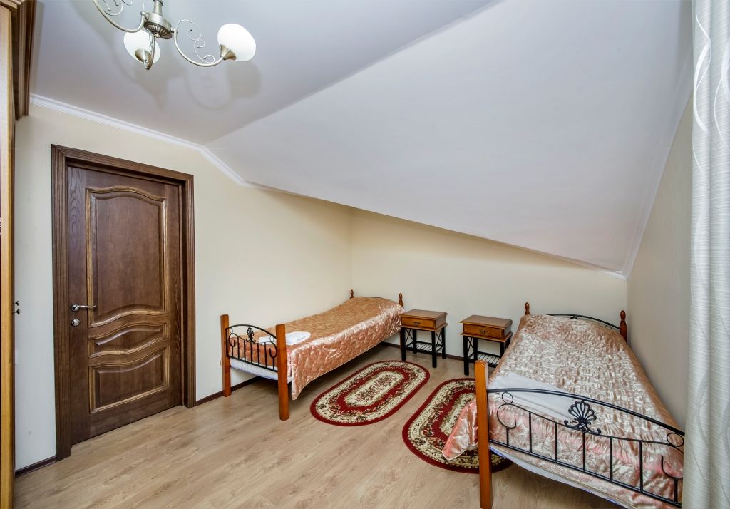 Гостевой домик 6-местный 3-комнатный 2-этажный