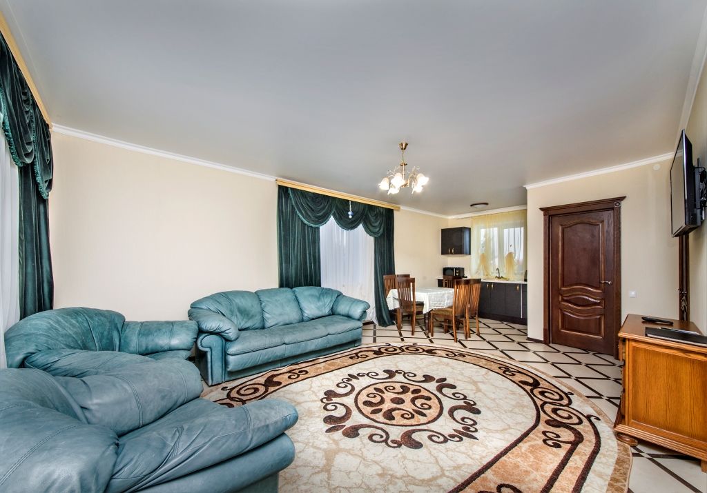 Гостевой домик 6-местный 3-комнатный 2-этажный