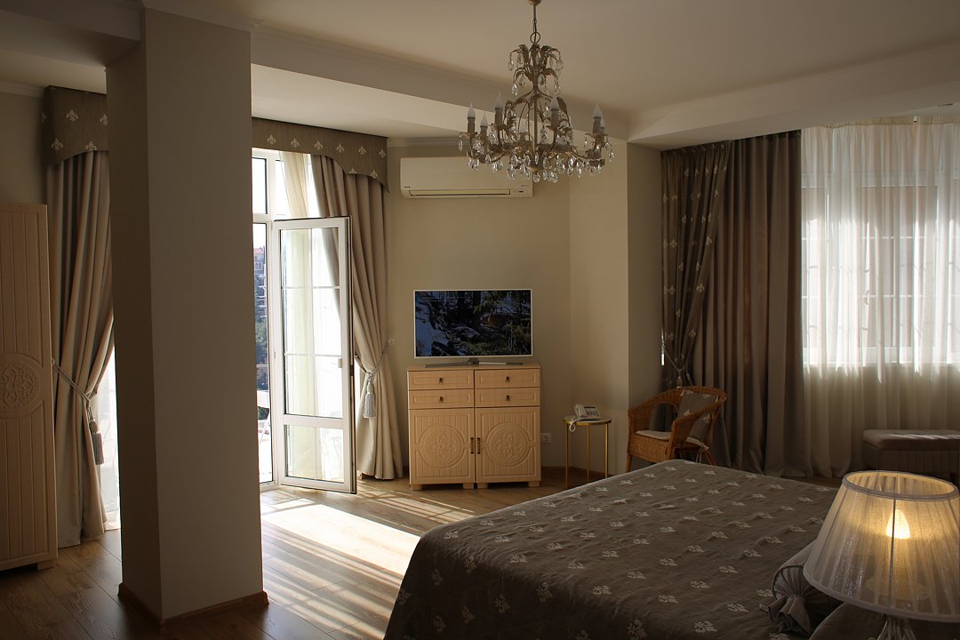 Люкс Классик 2-местный 1-комнатный (mountain-sea view)