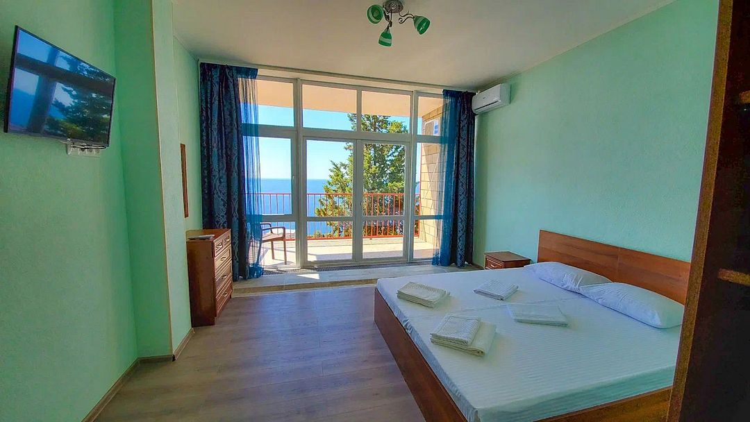 Люкс 4-местный 2-комнатный (с мини-кухней)