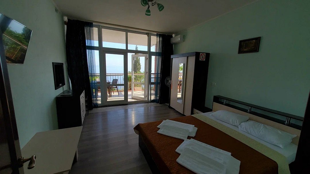 Люкс 4-местный 2-комнатный (с отдельным входом и мини-кухней)