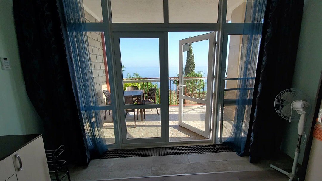 Люкс 4-местный 2-комнатный (с отдельным входом и мини-кухней)