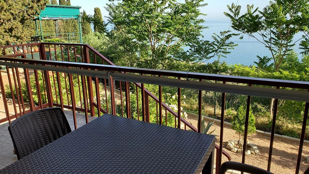 Люкс 4-местный 2-комнатный (с отдельным входом и мини-кухней)