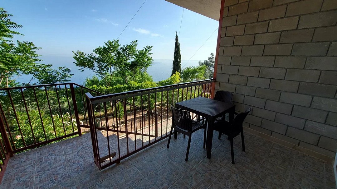 Люкс 4-местный 2-комнатный (с отдельным входом и мини-кухней)