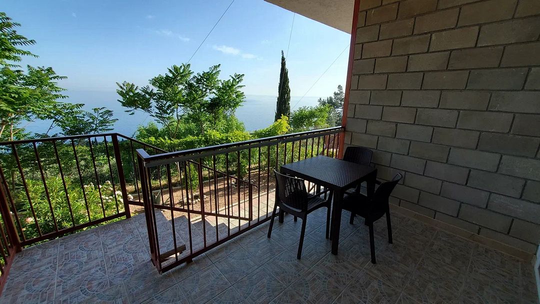 Люкс 4-местный 2-комнатный (с отдельным входом и мини-кухней)