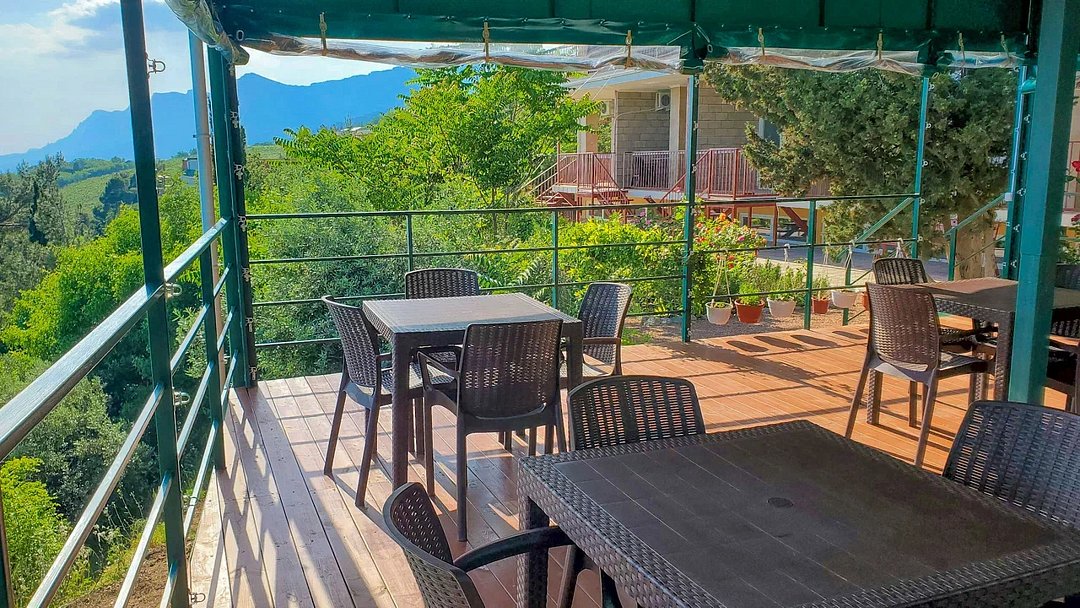 Люкс 4-местный 2-комнатный (с отдельным входом и мини-кухней)