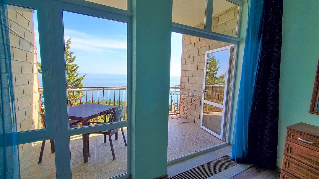 Люкс полуторный 3-местный (с мини-кухней)