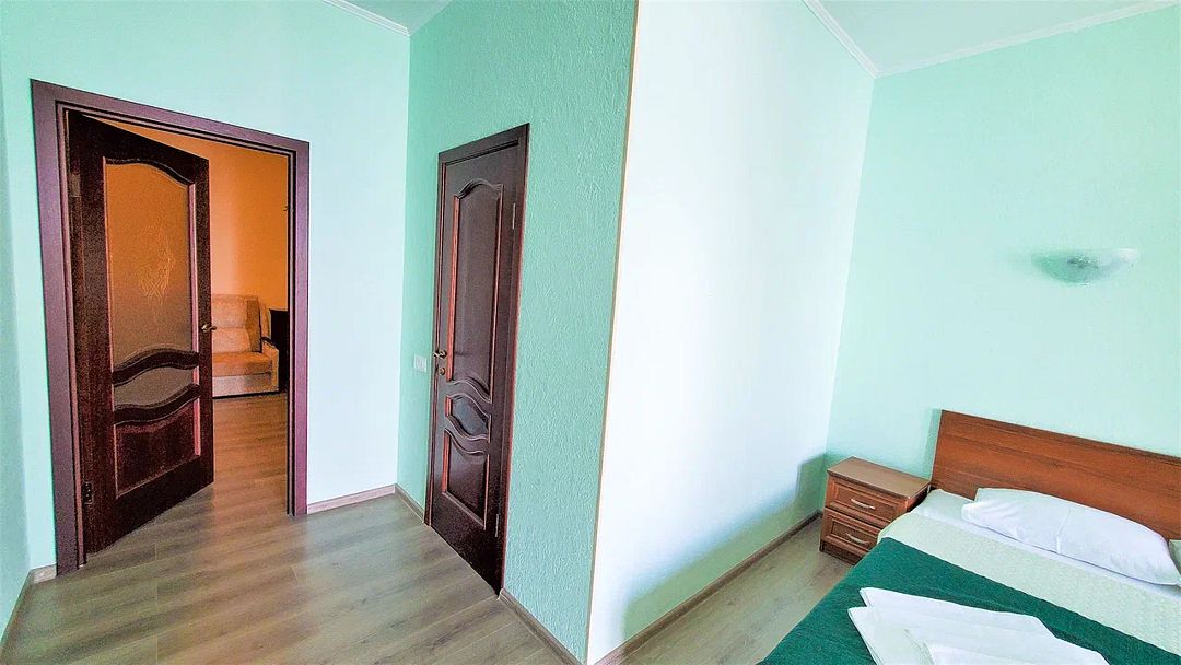 Люкс полуторный 3-местный (с мини-кухней)