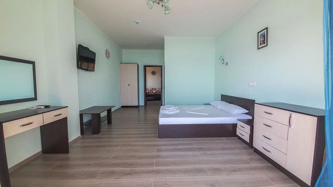 Люкс Улучшенный 5-местный 2-комнатный (с мини-кухней)