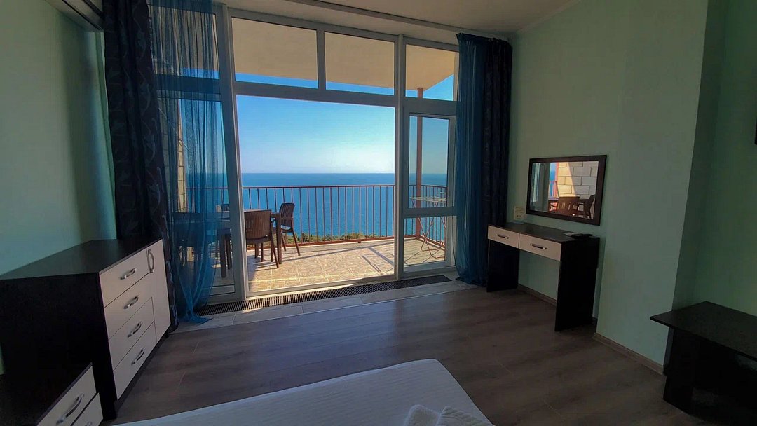 Люкс Улучшенный 5-местный 2-комнатный (с мини-кухней)