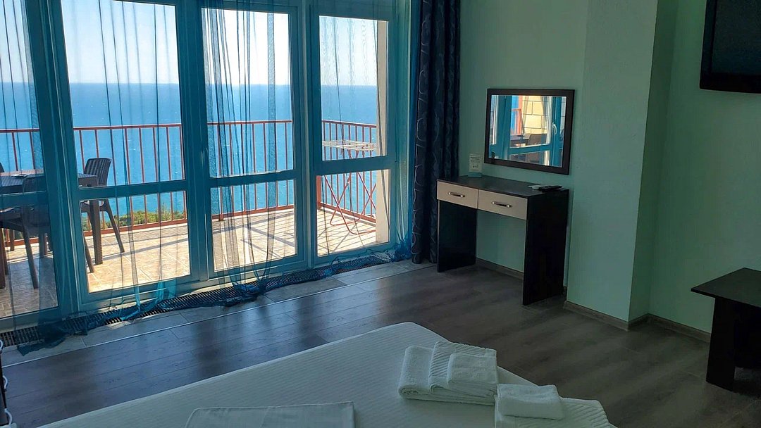 Люкс Улучшенный 5-местный 2-комнатный (с мини-кухней)