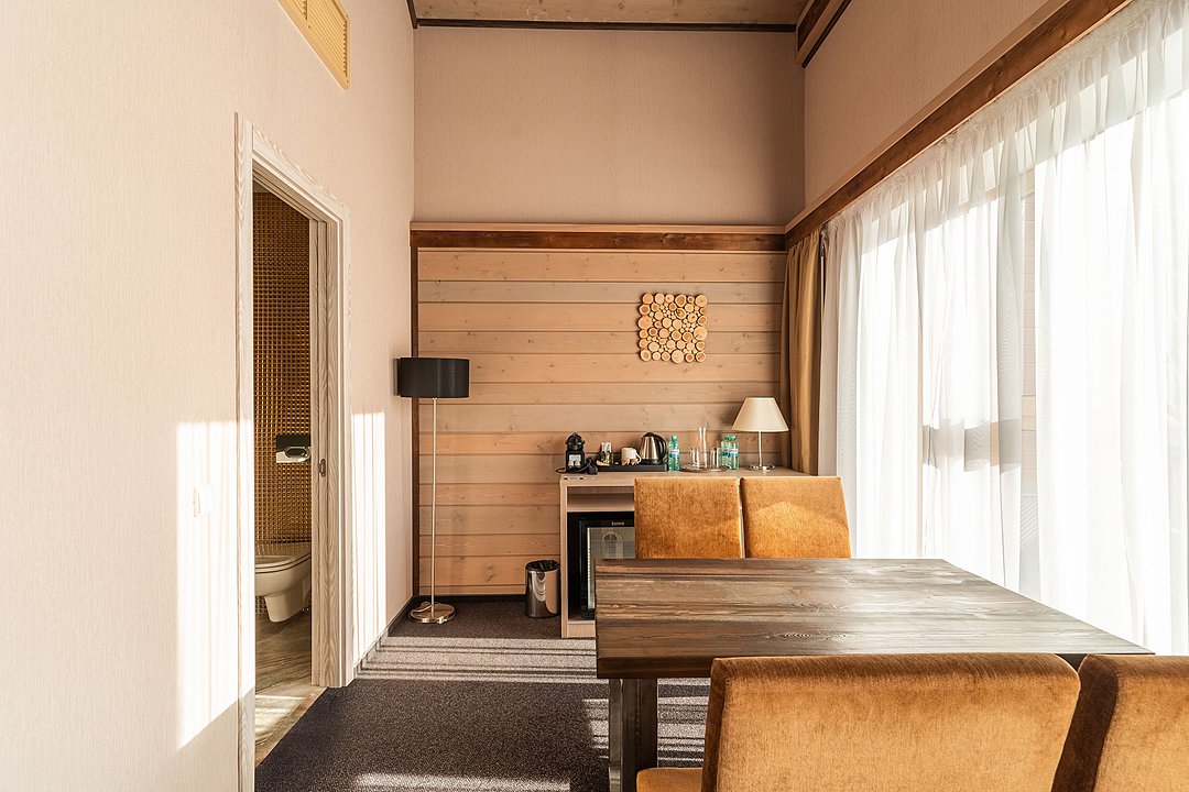 Люкс 2-местный 2-комнатный ROYAL (с террасой)