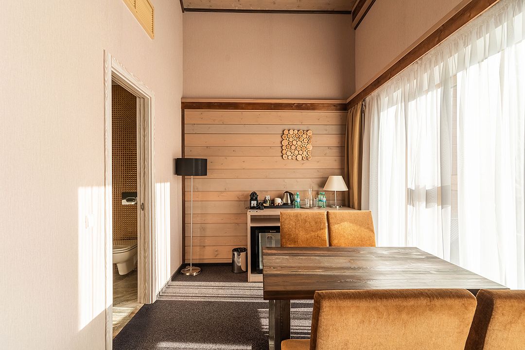 Люкс 2-местный 2-комнатный ROYAL (с террасой)