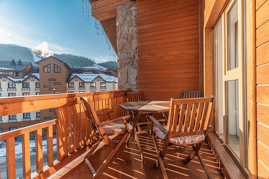 Люкс 2-местный 2-комнатный ROYAL (с террасой)