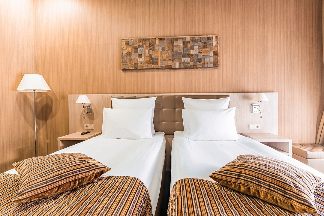 Семейный 4-местный 2-комнатный (с кухней и с 2 спальнями)