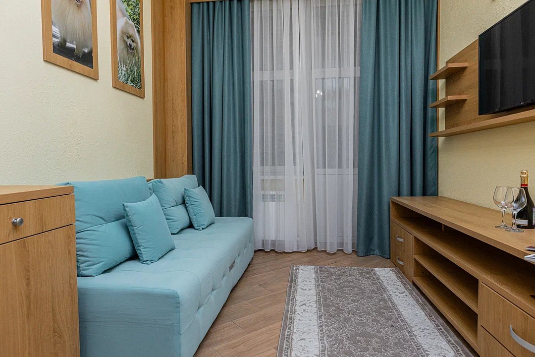 Люкс с балконом Люкс 2-местный 2-комнатный (с балконом)