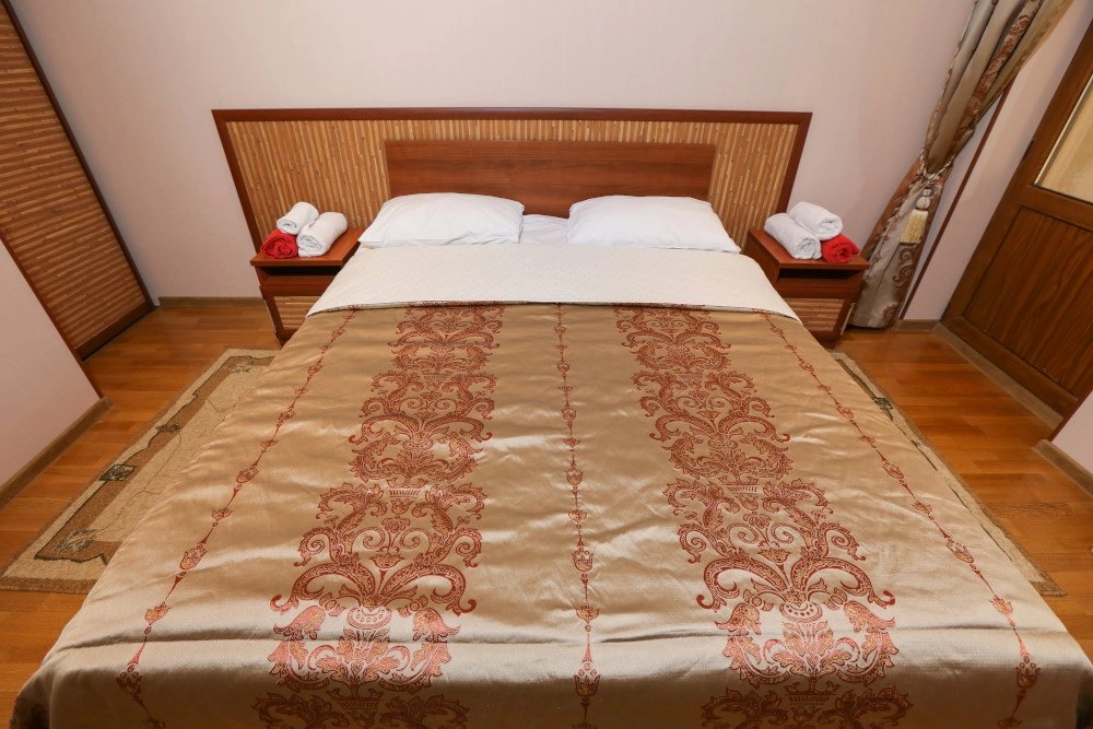 Коттедж 4-местный 3-комнатный (2-этажный)