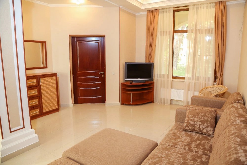 Коттедж 4-местный 3-комнатный (2-этажный)