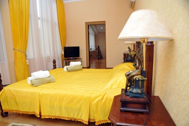 Коттедж 6-местный 4-комнатный (большой 2-этажный)