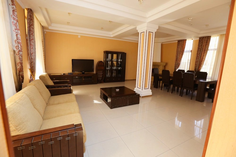 Коттедж 6-местный 4-комнатный (большой 2-этажный)