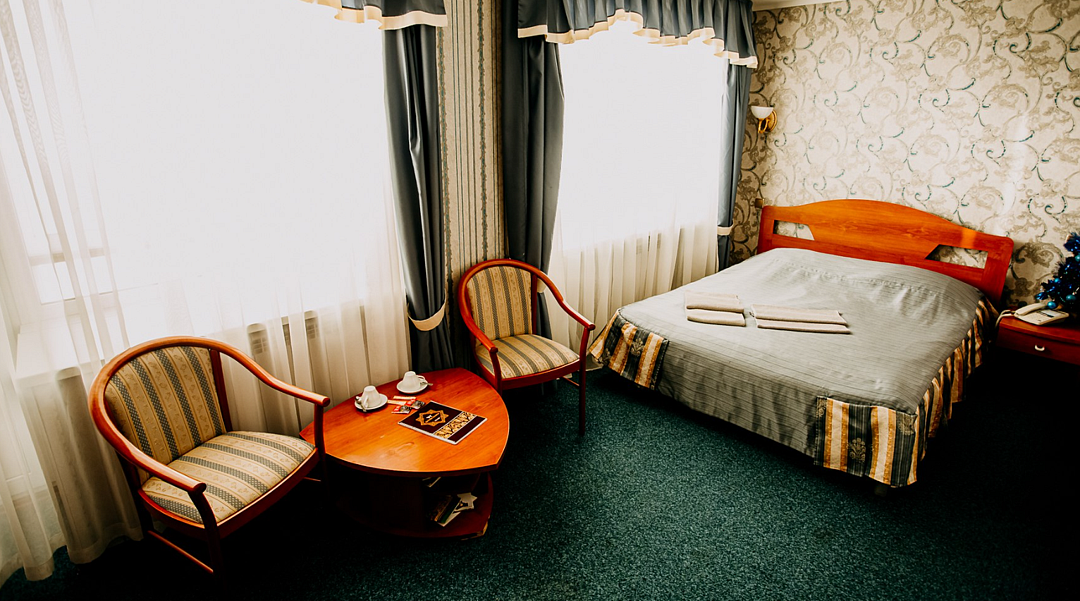 Полулюкс 2-местный (Главный корпус)