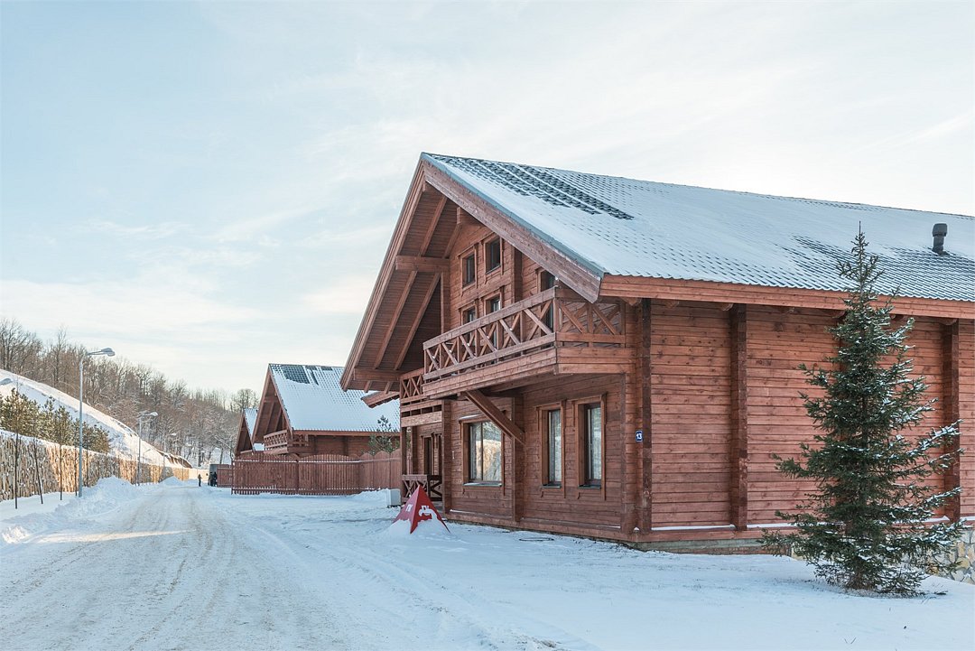 Коттеджный комплекс Альпийские дома на горнолыжном курорте Свияжские холмы, Республика Татарстан, деревня Савино село Введенская Слобода
