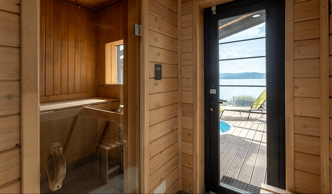 Коттедж 2-местный Senior Spa Lake (№10)