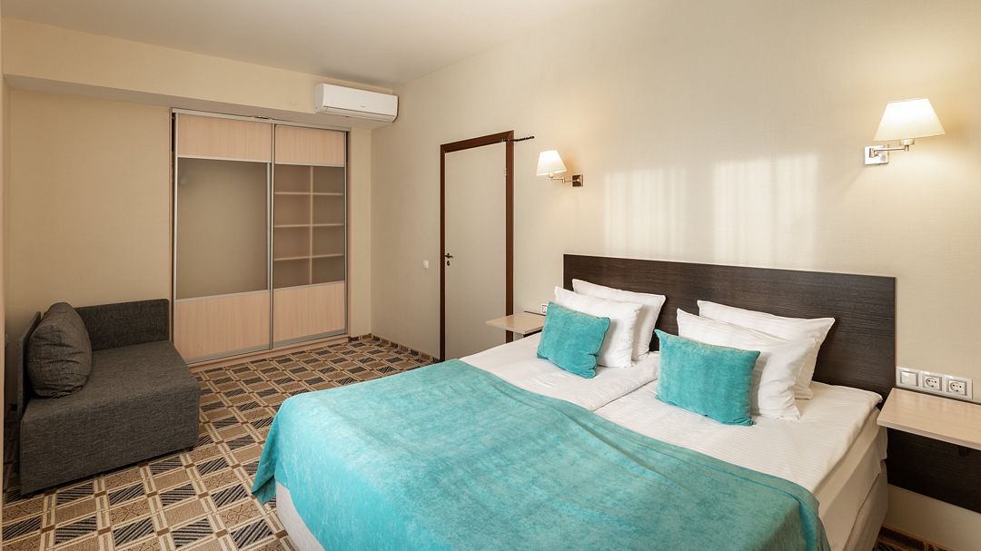 Семейный 4-местный 2-комнатный Family Premium +