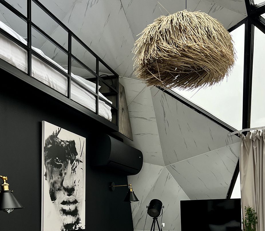 Стеклянный купольный дом