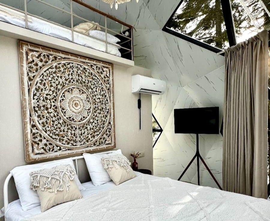 Стеклянный купольный дом