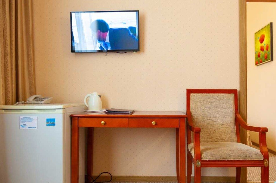 Люкс 4-местный 3-комнатный