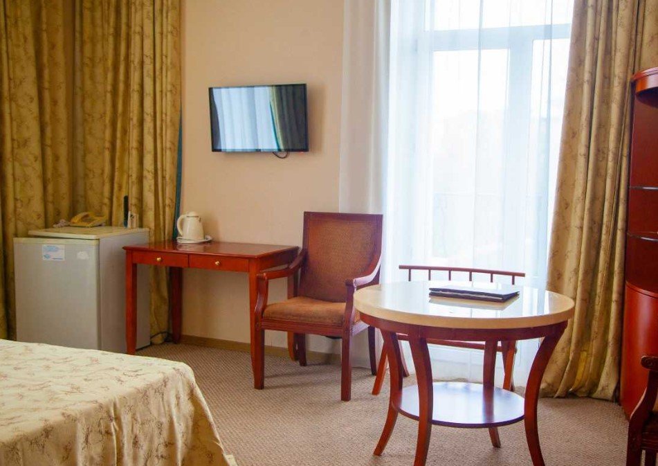 Люкс 4-местный 3-комнатный