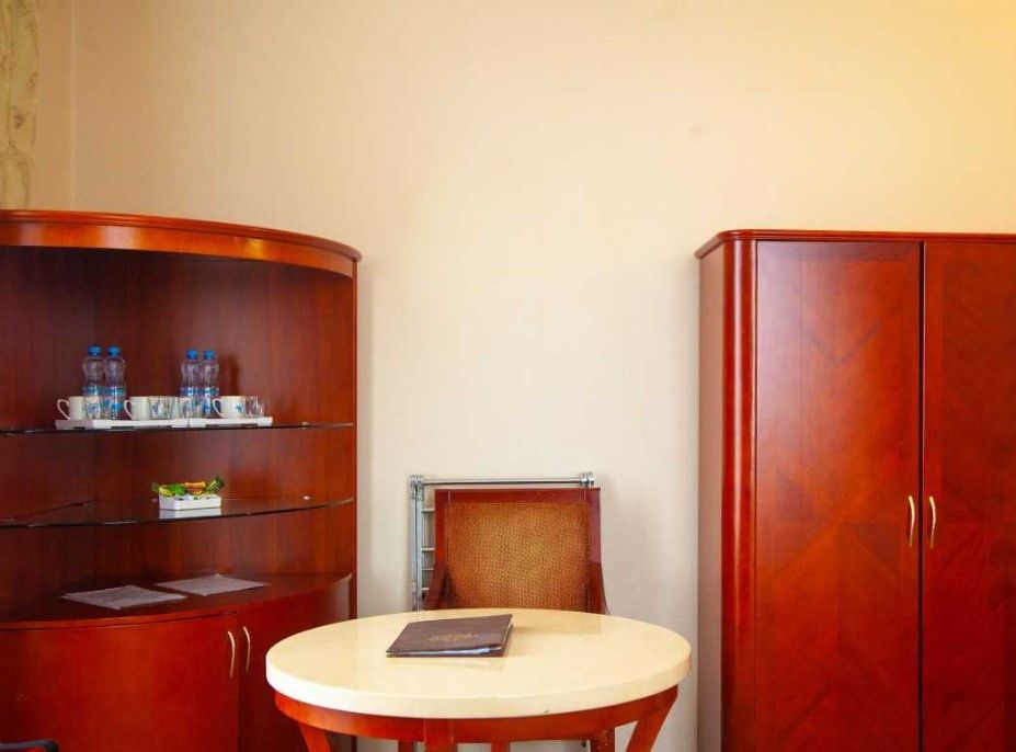 Люкс 4-местный 3-комнатный