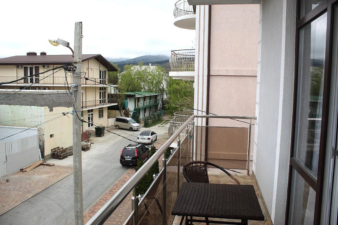 Стандартный 4-местный (с балконом)