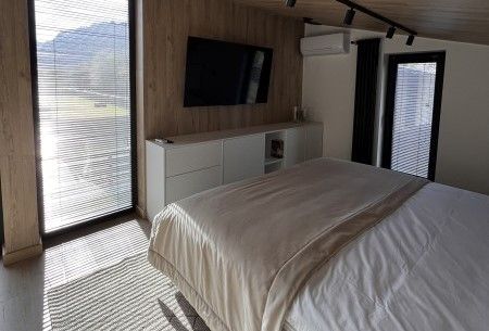 Дом 2-местный 2-комнатный (с камином и ванной на террасе)