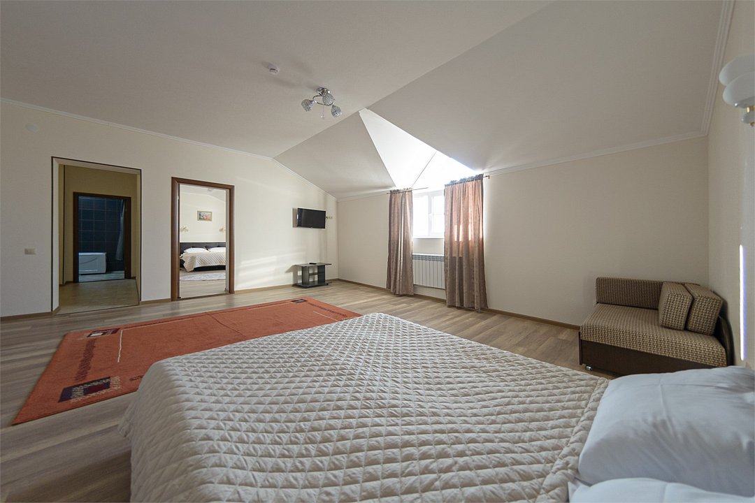 Полулюкс 5-местный 2-комнатный (401)