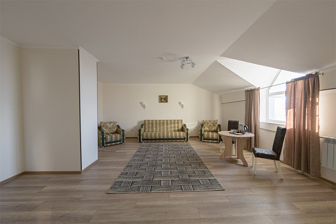 Полулюкс 6-местный 2-комнатный (406)