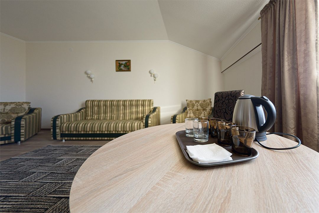 Полулюкс 6-местный 2-комнатный (406)