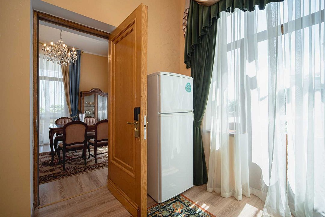 Люкс Комфорт 2-местный 3-комнатный (корпус 1, вид на море)