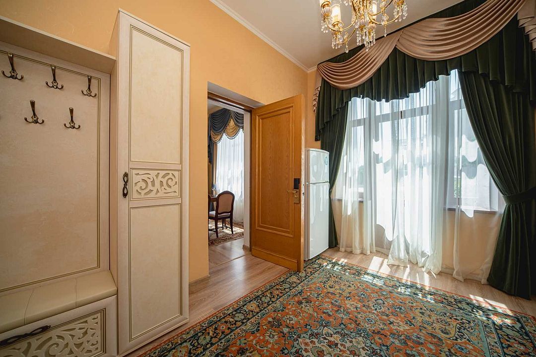 Люкс Комфорт 2-местный 3-комнатный (корпус 1, вид на море)