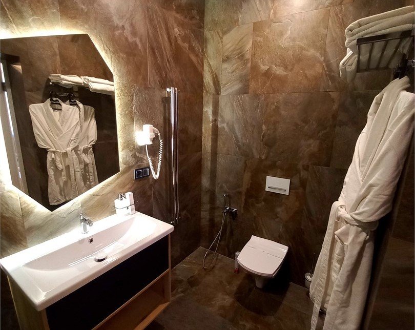 Джуниор сюит 2-местный (с балконом)