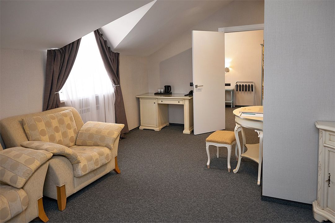 Люкс 2-местный 2-комнатный (без балкона)