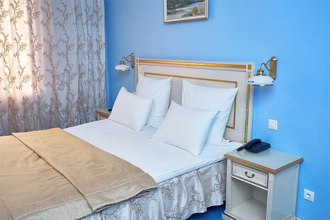 Люкс 2-местный 2-комнатный (с балконом)