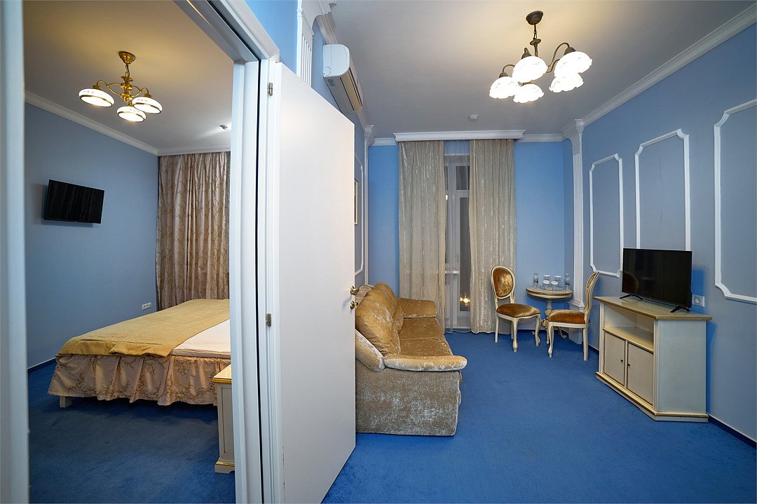 Люкс 2-местный 2-комнатный (с балконом)