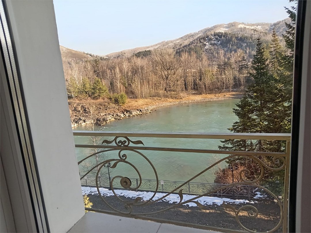 Люкс 2-местный 2-комнатный (с балконом)