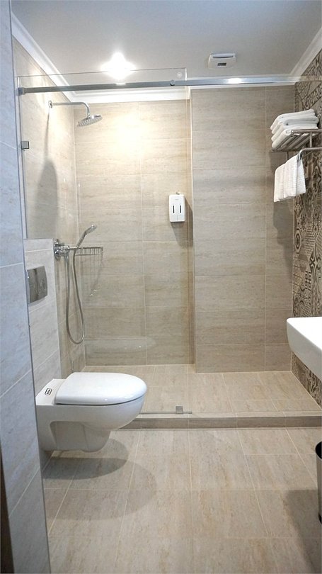 Стандартный 2-местный (с видом на бассейн и окрестности)